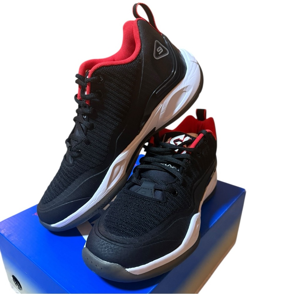 Q4 Sports LG9 Athletic Sneakers Black Red Low Top Comfort Grip Sole Men’s Size 7